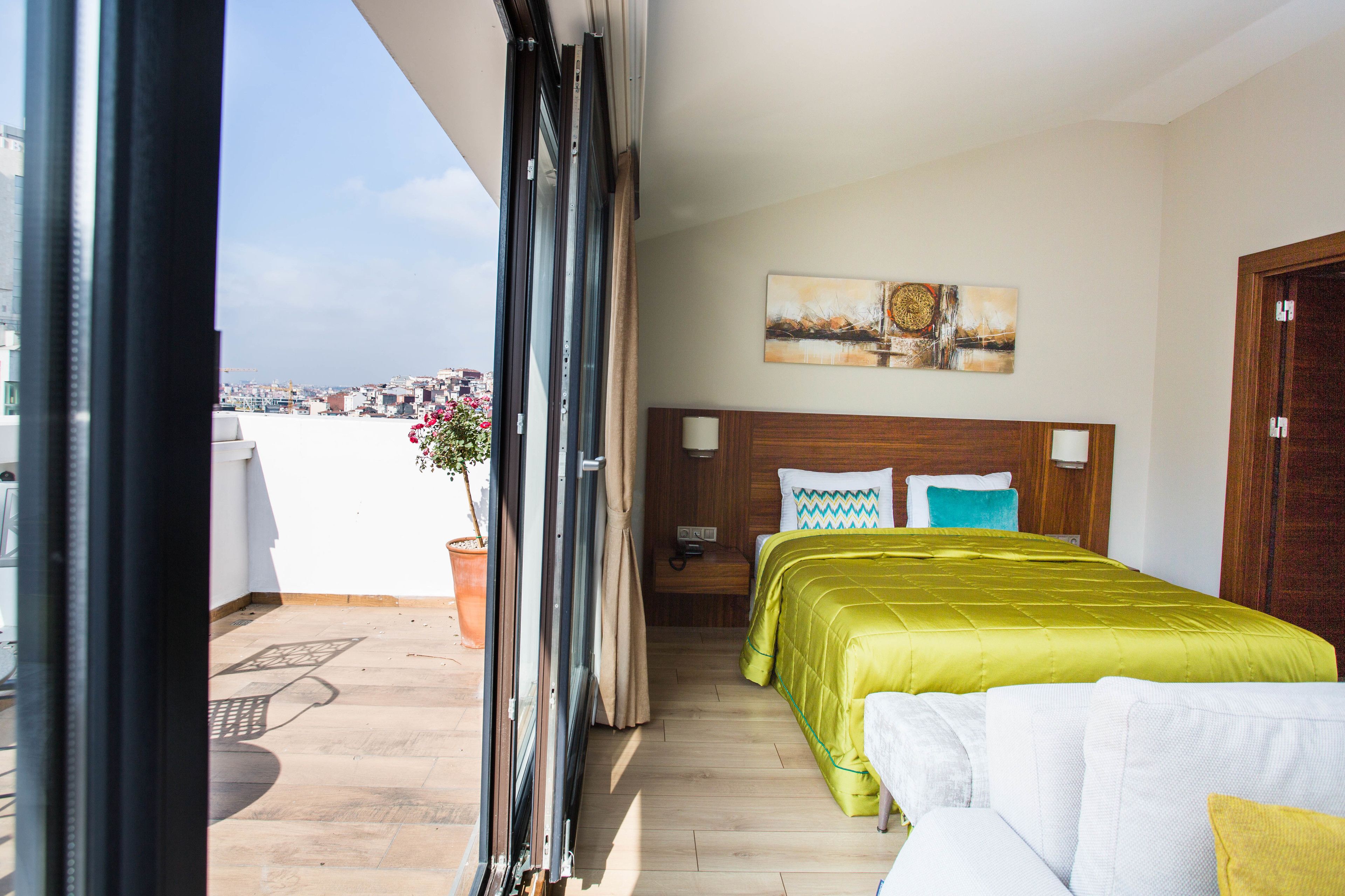 Photo - The White Orient Hotel