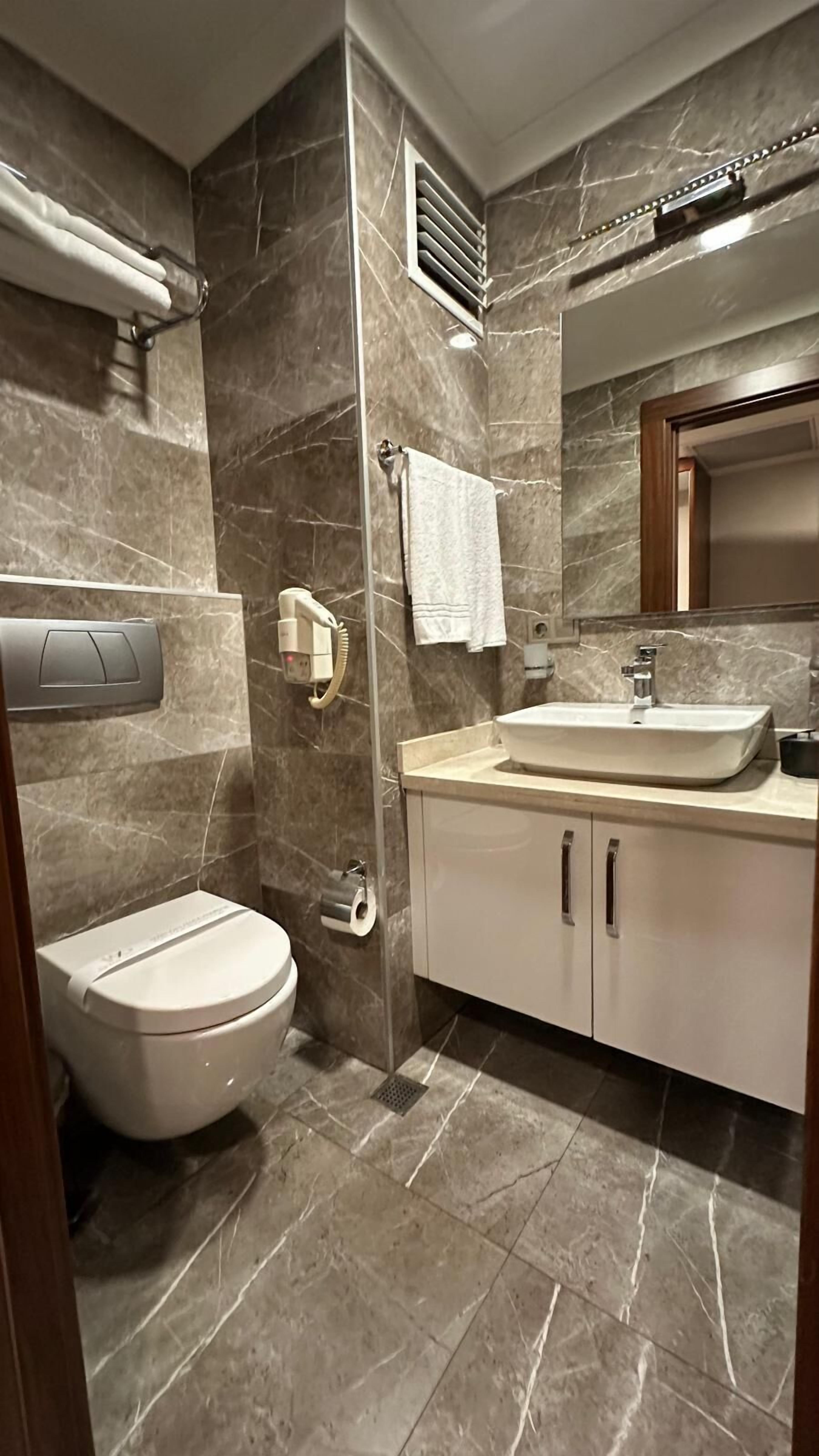 Photo - The White Orient Hotel