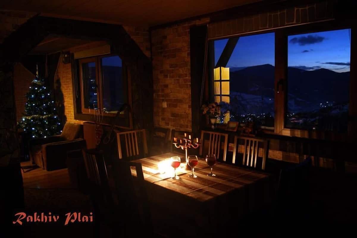 하우스, 침실 3개, 산 전망, 산비탈 | 1 개의 침실, 고급 침구, 책상, 방음 설비