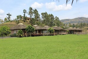 Deluxe Double or Twin Room, Lake View | 1 bedroom, in-room safe, desk, free WiFi - Lake Chahafi  Resort (Kisoro)