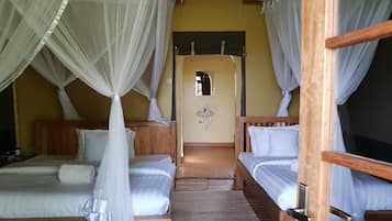 Deluxe Double or Twin Room, Lake View | 1 bedroom, in-room safe, desk, free WiFi