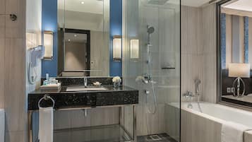 Combined shower/tub, free toiletries, hair dryer, bathrobes