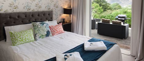 Literie de qualité, couette en duvet, lit avec matelas Select Comfort