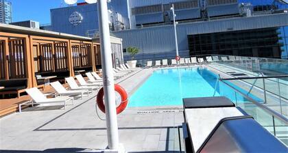 Superior Suite CN Tower, Metro Convention & Rogers Center