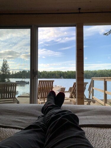 Quaint, Quiet Cottage with Cozy Bunkhouses 