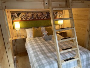 5 bedrooms, iron/ironing board, free WiFi, wheelchair access