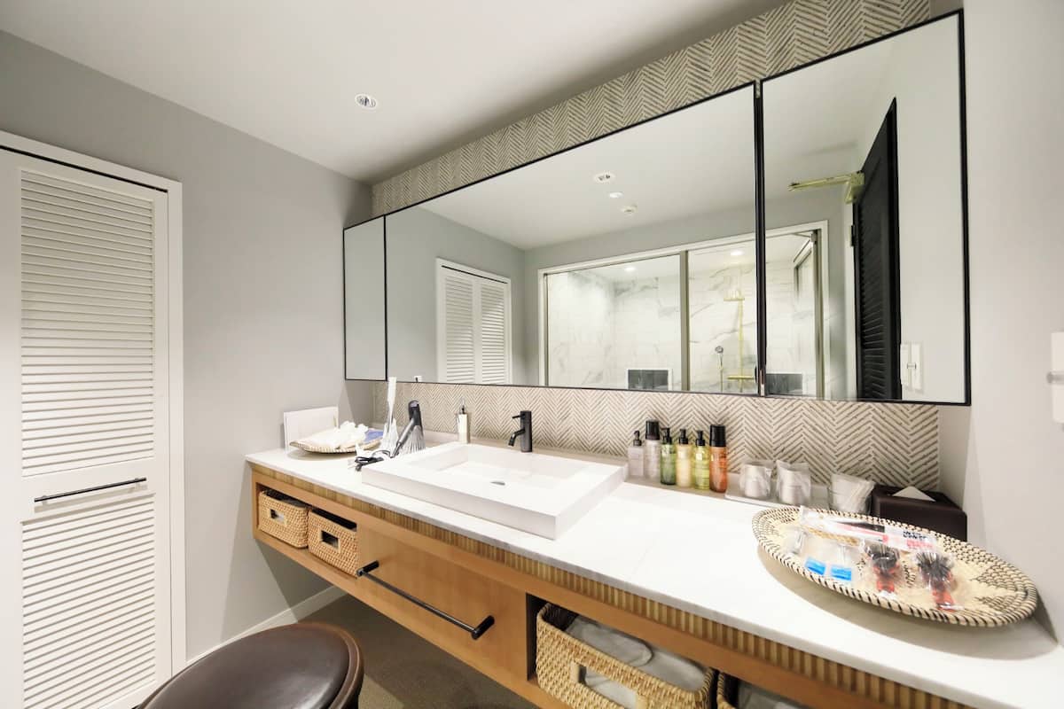 suite, 2 single beds | down duvets, in-room safe, free wifi, bed sheets