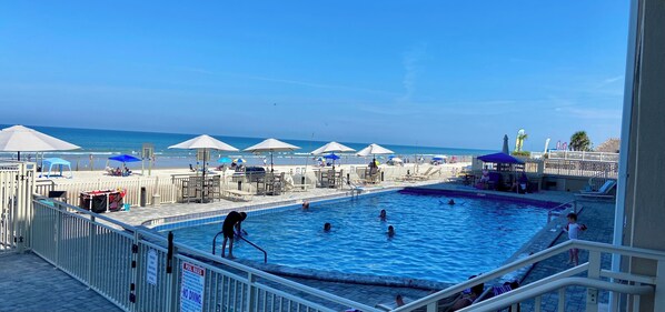 Alberca al aire libre 