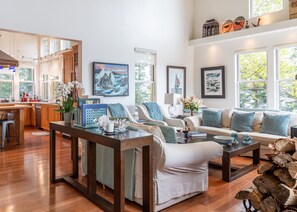 Smart-TV, Kamin, Videospiele, DVD-Player