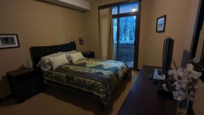 2 quartos, berço de viagem, Wi-Fi de cortesia, roupa de cama