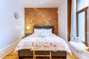6 Schlafzimmer, Schreibtisch, Bügeleisen/Bügelbrett, kostenloses WLAN
