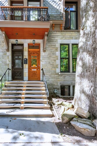 Downtown Montreal Victorian house, Walk Everywhere