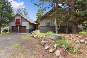 Exterior - Magic 5BR Cabin • Hot Tub • Game Room • McCall (McCall)