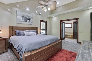 3 bedrooms, iron/ironing board, travel crib, WiFi - Magic Cabin in McCall Idaho With Hot Tub and Views (McCall)