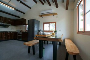 Comfort House | Private kitchen | Fridge, microwave, coffee/tea maker, electric kettle - BanJiu127 (Beinan)