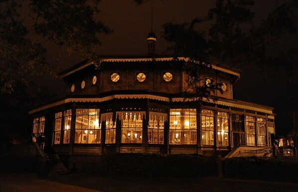 المنشأة من الخارج