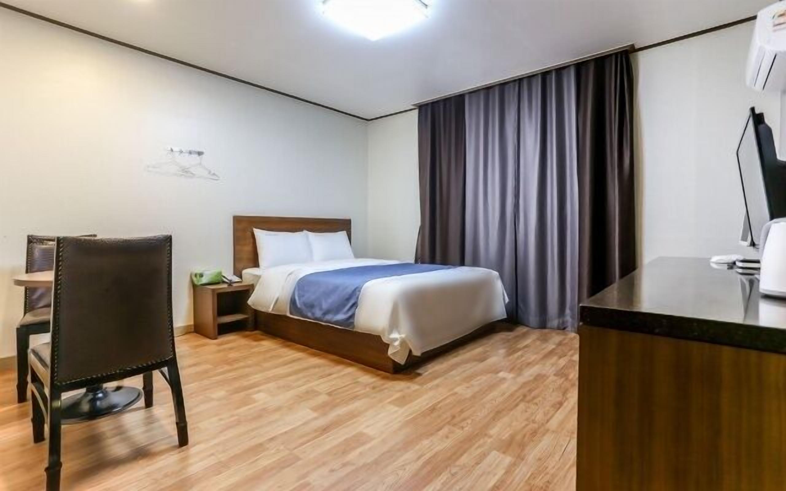 deluxe room | free wifi