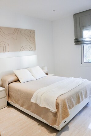 3 soverom, strykejern/-brett, wi-fi og sengetøy