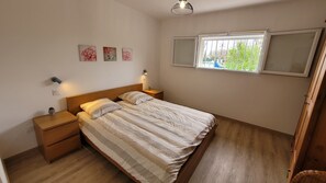 2 Schlafzimmer, Bügeleisen/Bügelbrett, kostenloses WLAN, Bettwäsche