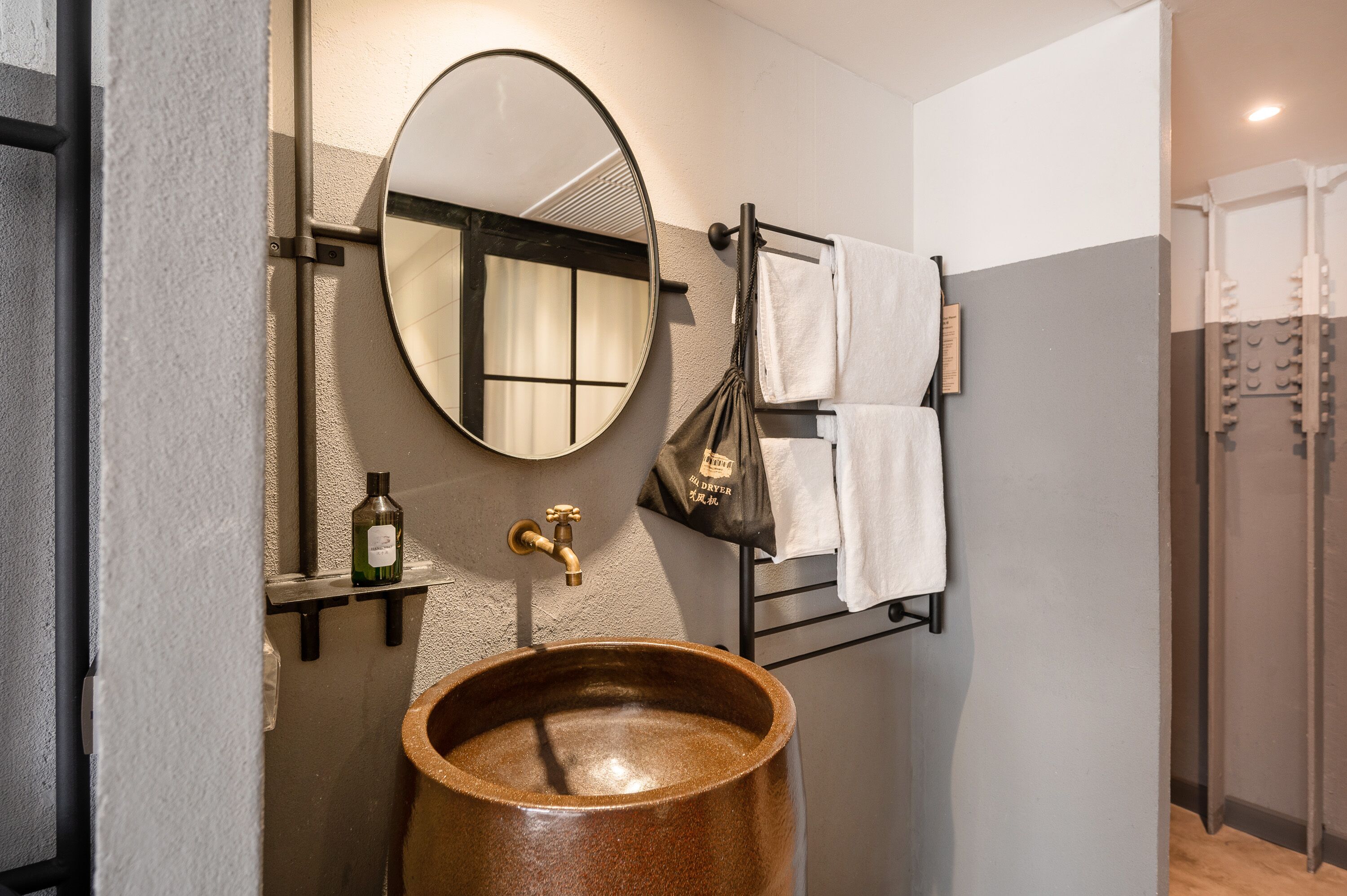 Standard Double Room, 1 Queen Bed, Non Smoking, Private Bathroom | Room amenity