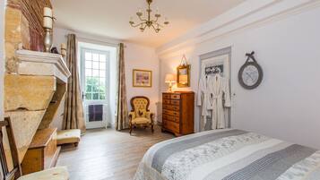 1 sovrum, skrivbord, strykjÀrn/strykbrÀda och gratis wi-fi