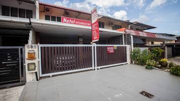 Fachada da propriedade