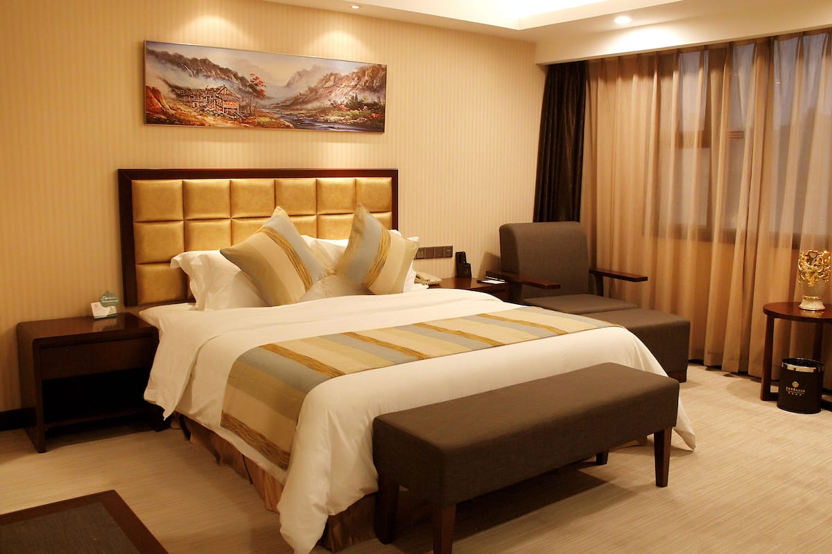 Suite Executive | Minibar, una cassaforte in camera, una scrivania, tende oscuranti
