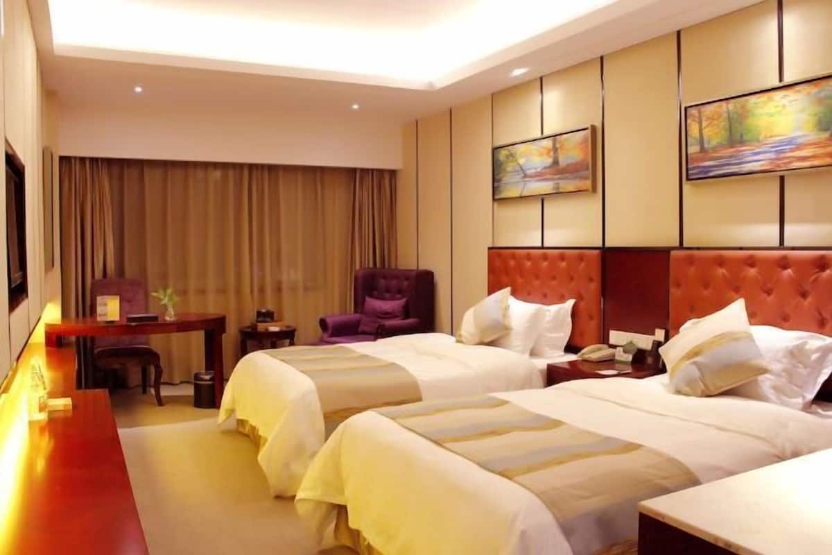 Minibar, in-room safe, desk, blackout drapes