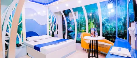 Executive Suite with Private Garage | 책상, 다리미/다리미판, 무료 WiFi, 침대 시트