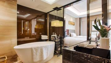 Chambre Deluxe avec lits jumeaux | Salle de bain