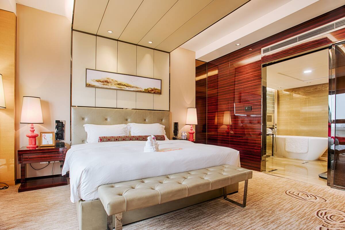 Minibar, in-room safe, desk, blackout drapes
