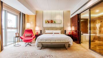 Executive Double Room | Minibar, in-room safe, desk, blackout drapes