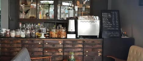 Coffee shop