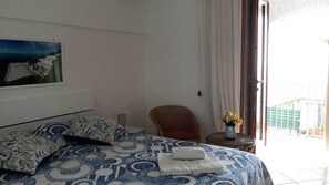 2 bedrooms, iron/ironing board, travel cot, WiFi - Nice and Romantic Apartment with Sea View  (Conca dei Marini)