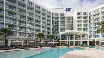 Outdoor pool, open 7 AM to 9 PM, pool cabanas (surcharge), pool loungers