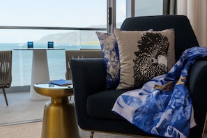 Premium bedding, in-room safe, desk, blackout drapes