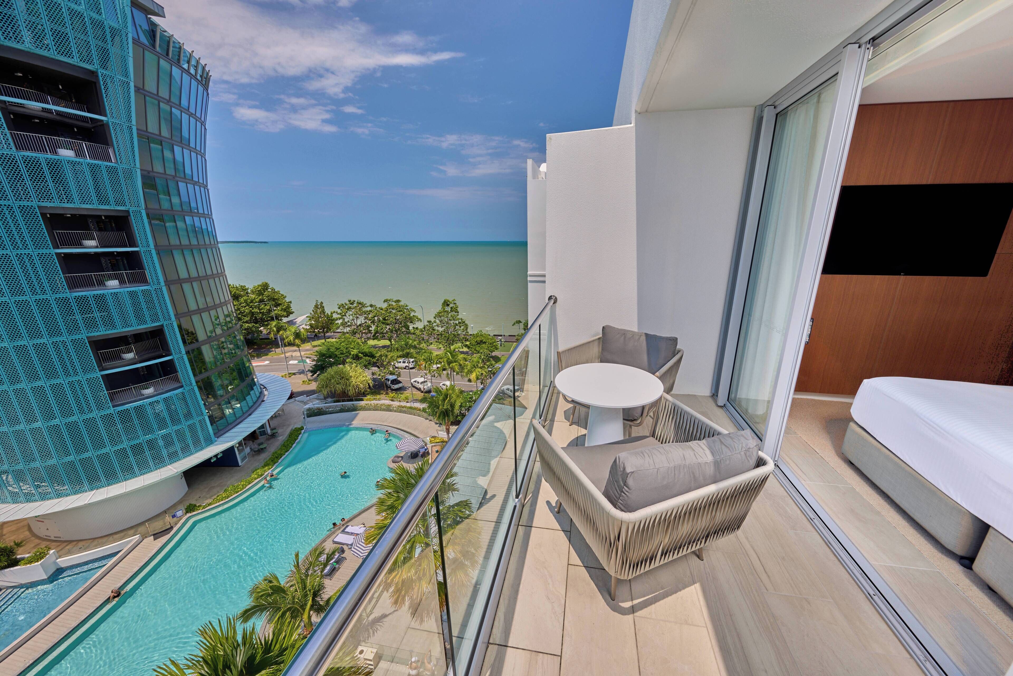 Suite, 1 kingsize-seng med sovesofa | Sengetøy av topp kvalitet, safe på rommet og skrivebord