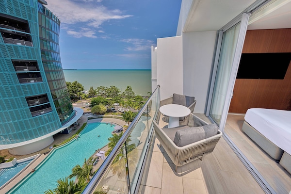 Suite, 1 Katil Raja (King) dengan Katil Sofa | Pemandangan pantai/laut