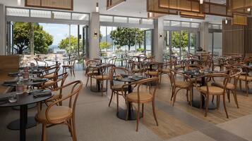 Daily full breakfast (AUD 42 per person)