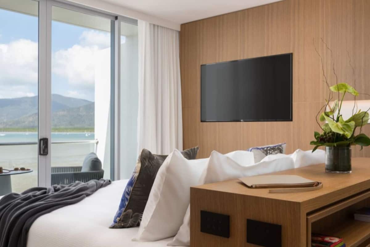 Riley Suite | Premium bedding, in-room safe, desk, blackout drapes