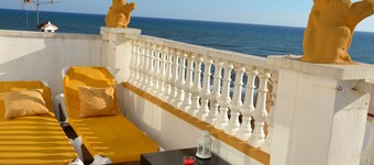 Strandhus med medeltida charm i Chilches Costa