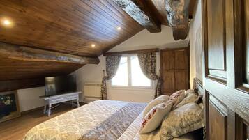 3 slaapkamers, een strijkplank/strijkijzer, wifi, beddengoed