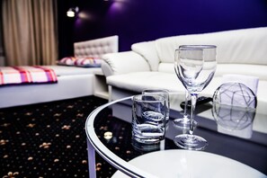 套房 | 熨斗/熨衣板、免費無線上網