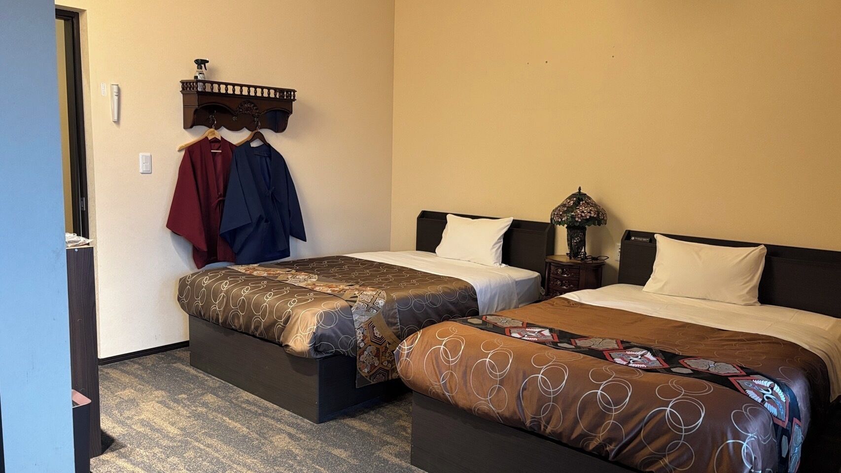 Free WiFi, bed sheets