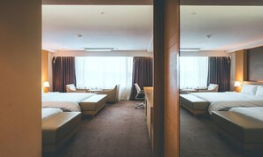 Habitació amb dos llits individuals Deluxe | Caixa forta a l'habitació, wifi gratuïta i roba de llit