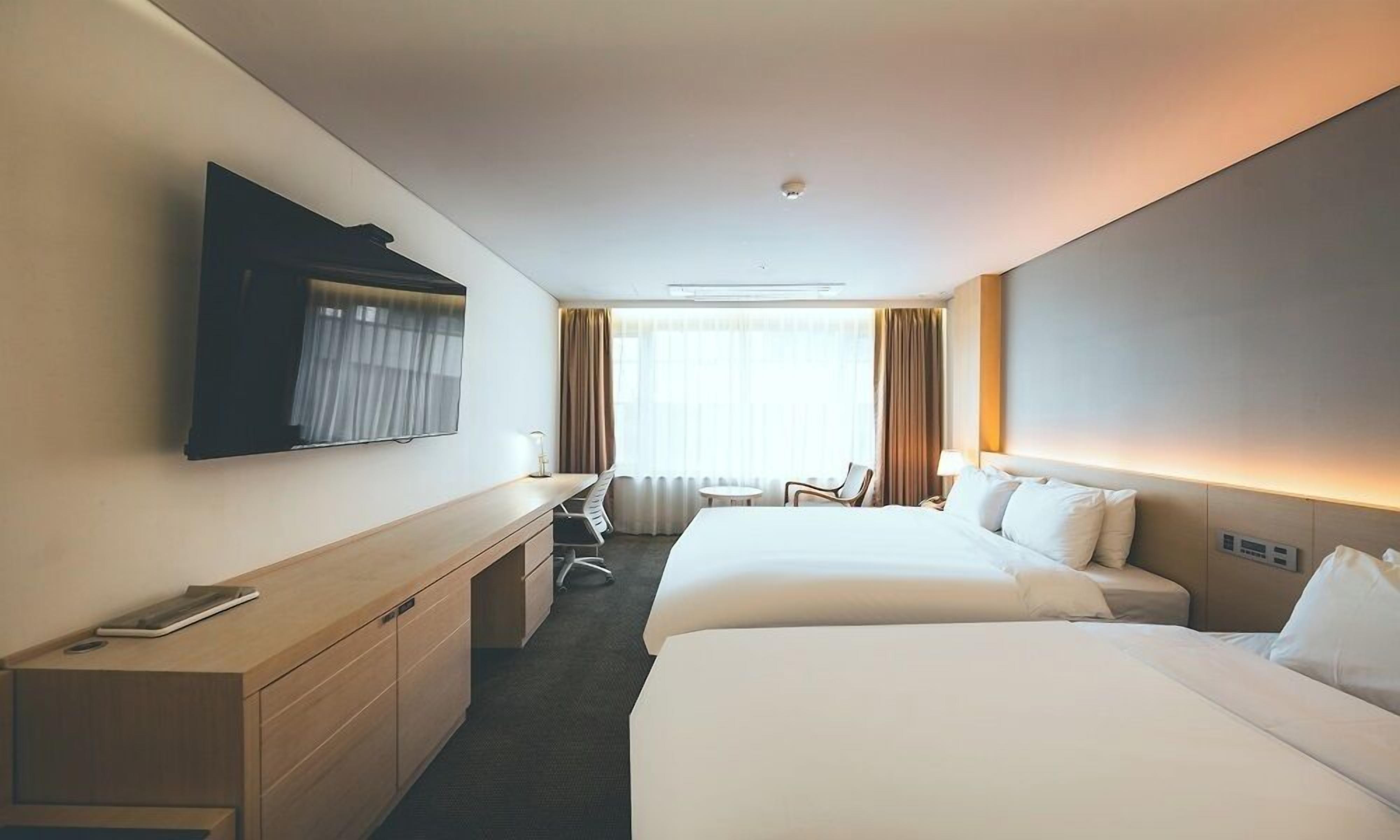 superior twin room | 1 bedroom, in-room safe, free wifi, bed sheets
