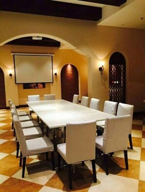 Meeting facility