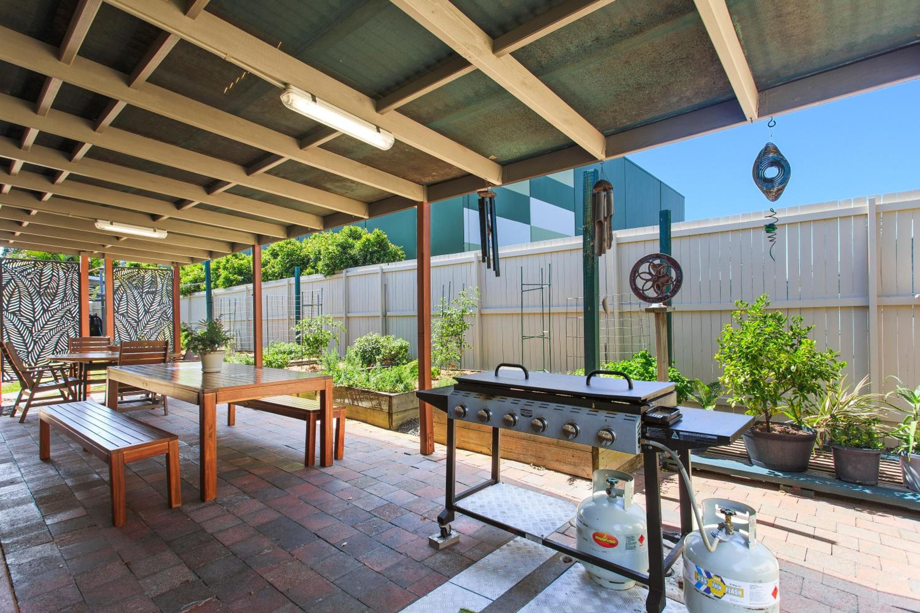 Tempat makan luar
