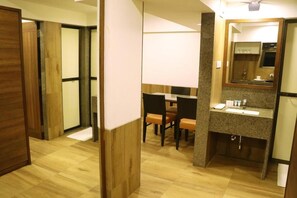 Doccia, set di cortesia gratuito, asciugamani, sapone