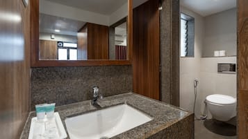 Shower, free toiletries, towels, soap